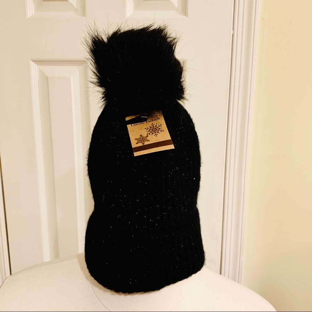Sale NWT Super Soft Black Sparkle Pom Pom Hat